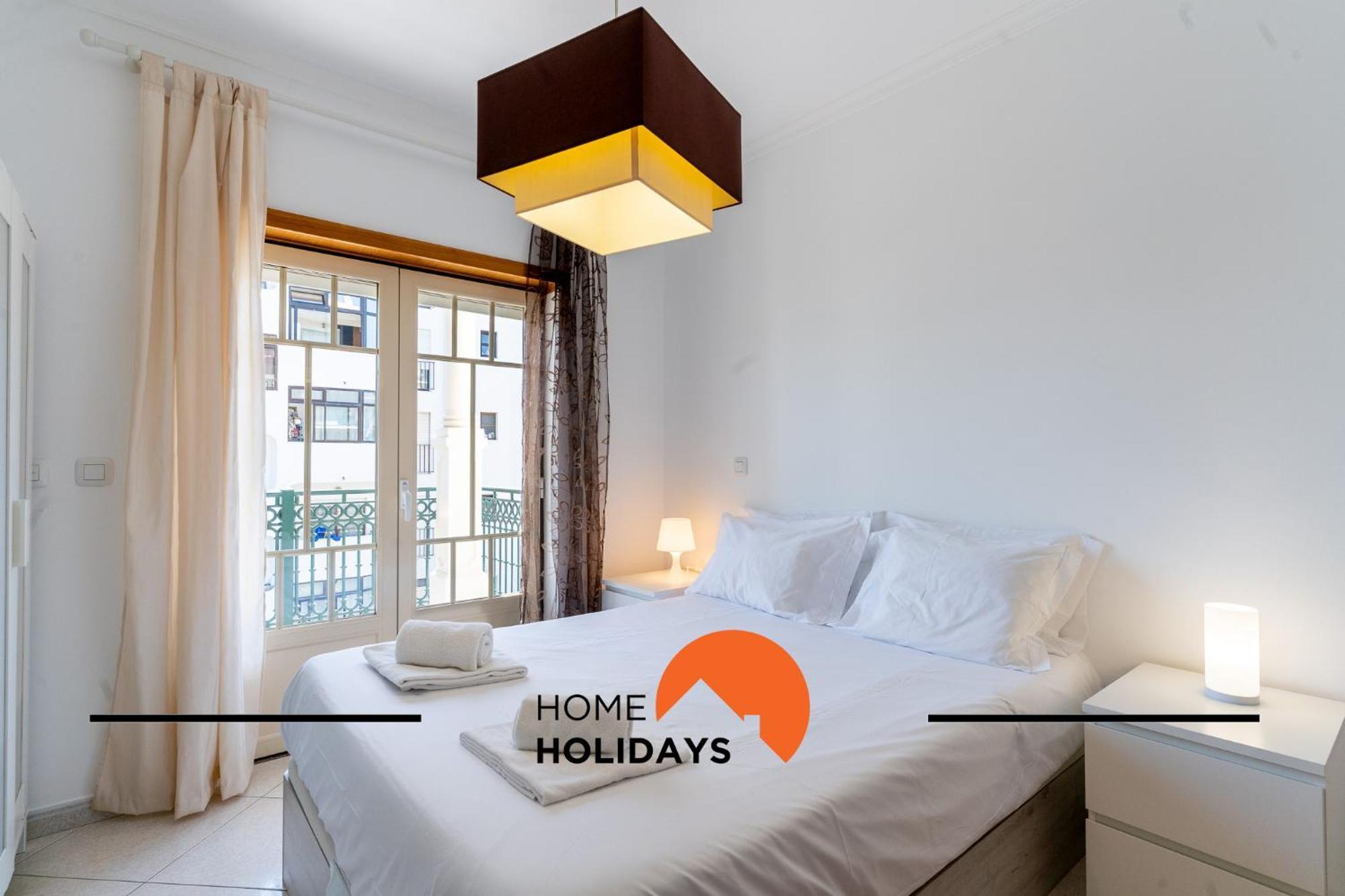 #275 Only Families - A Flor By Home Holidays Apartment *